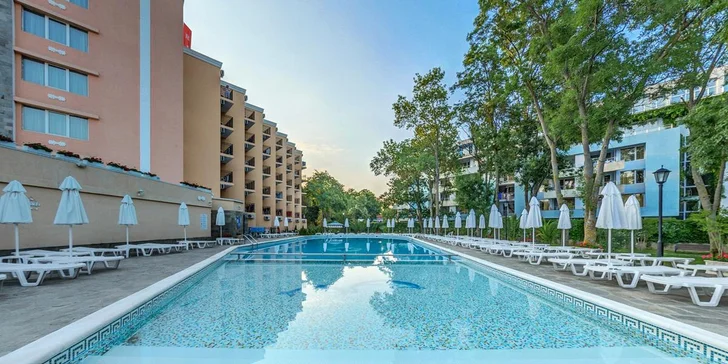 Letecky do Bulharska 3* hotel Riva, all inclusive, bazén i animační programy