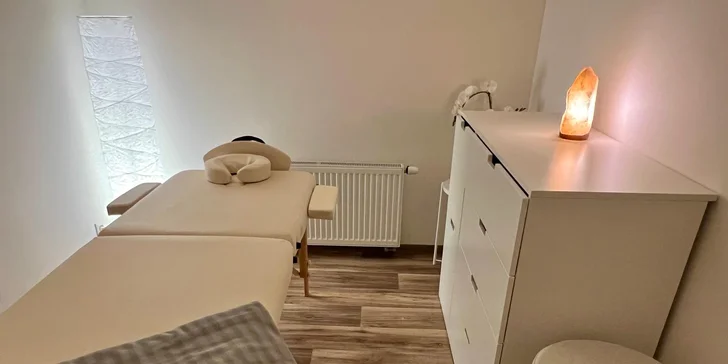 60 min. masáže dle výběru a 30 min. wellness v Sauna Central