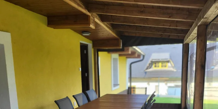 Chata na okraji Brdské vrchoviny: ubytování až pro 8 osob, venkovní finská sauna i vířivý sud