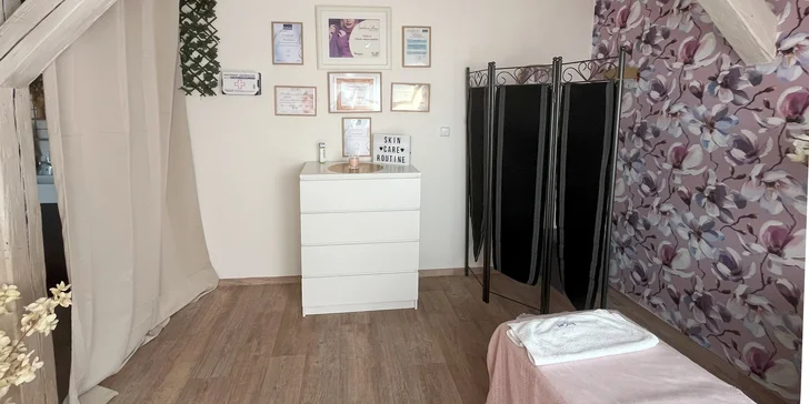 Základní či pokročilé kosmetické ošetření: čištění, úprava obočí i maska