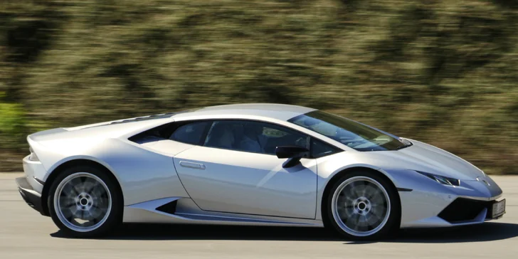 Jízda ve Ferrari, Lamborghini, Porsche, Nissanu i rally taxi Ford a na závodním simulátoru ve virtuální realitě