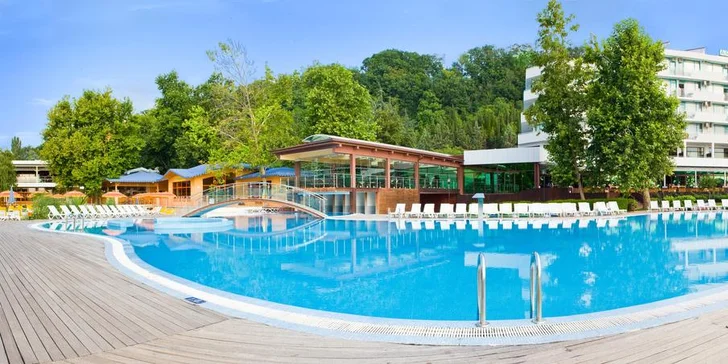 Pohoda v Bulharsku: hotel Arabella Beach přímo u pláže s all inclusive