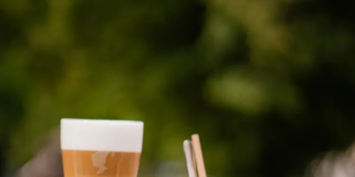 Dortík, káva a domácí limonáda dle výběru pro 1 nebo 2 osoby v Litomyšli