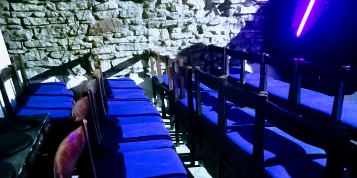 Vstupenka na představení Magická komedie v černém divadle v centru Prahy