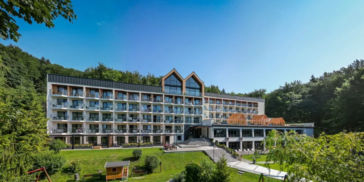 Slezské Beskydy: turistika v krásné přírodě, neomezený wellness, snídaně či polopenze