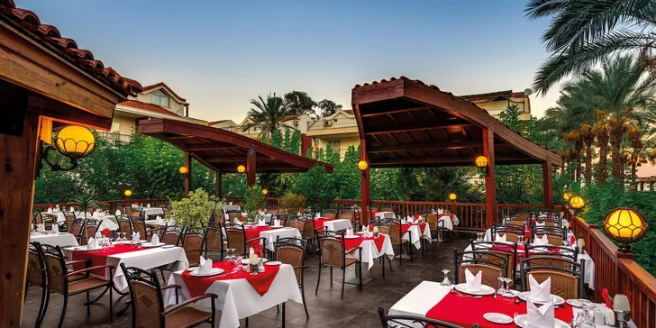Turecko: 5* hotel Crystal Aura Beach Resort & Spa, ultra all inclusive i let