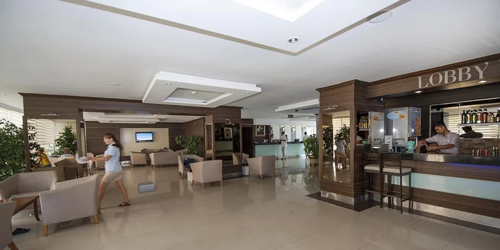 Turecko: 5* hotel Crystal Aura Beach Resort & Spa, ultra all inclusive i let