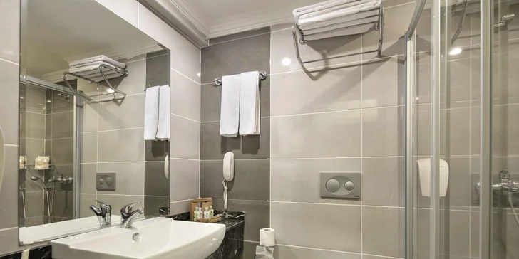 Turecko: 5* hotel Crystal Aura Beach Resort & Spa, ultra all inclusive i let