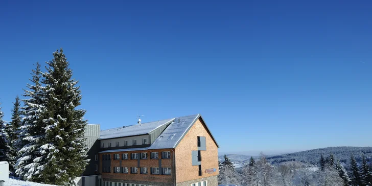 Aktivní pobyt na Šumavě: zrekonstruovaný hotel s polopenzí, wellness, sport i výlety