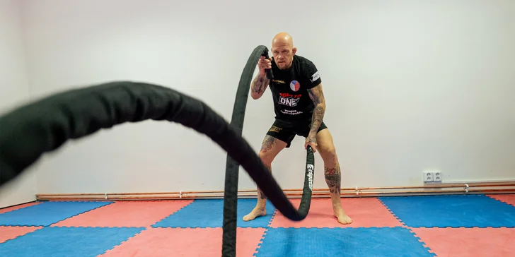 1-5 lekcí v M3GYM: kondiční a kruhové tréninky, MMA, box a další, cvičení s profi zápasníkem M. Horským