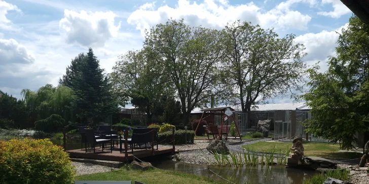 Venkovní minigolf i s kuřecími stripsy a hranolky pro děti i dospělé