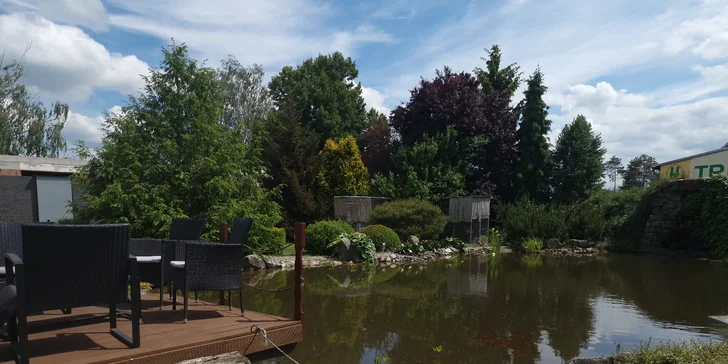 Venkovní minigolf i s kuřecími stripsy a hranolky pro děti i dospělé
