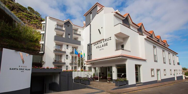 Letecky na ostrov Madeira: hotel Santa Cruz Village**** kousek od pláže, polopenze i bazén