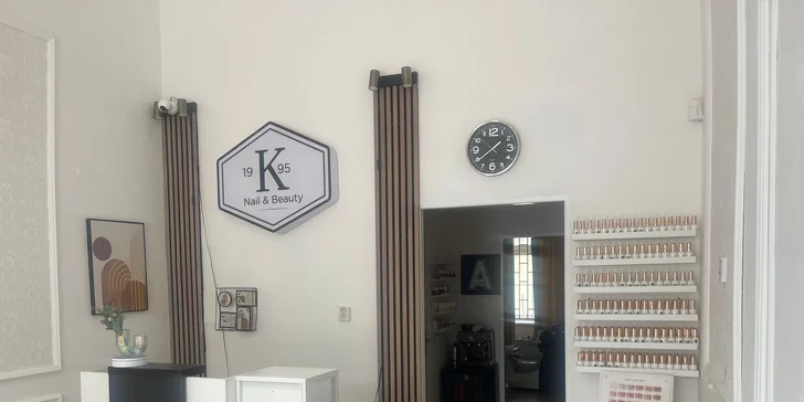 Péče o vaše ruce: klasická manikúra, Shellac nebo P-Shine v Košířích