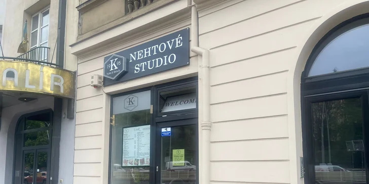 Péče o vaše ruce: klasická manikúra, Shellac nebo P-Shine v Košířích