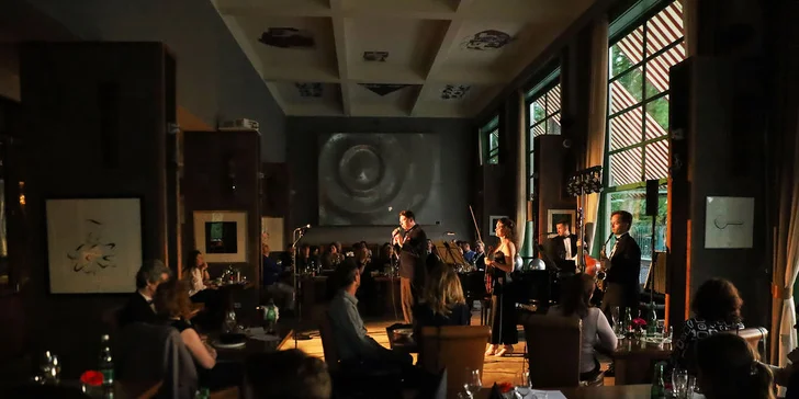 Sinatra Tribute: koncert s hity Franka Sinatry i tříchodová večeře a nápoje v krásném prostředí Mánesu