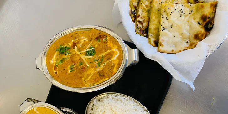 Indicko-nepálské menu dle výběru pro dva: korma, masala i butter chicken