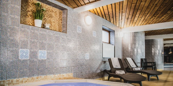 Ubytujte se na nejznámější ulici Krupówki v Zakopaném: bufetové snídaně a neomezený wellness