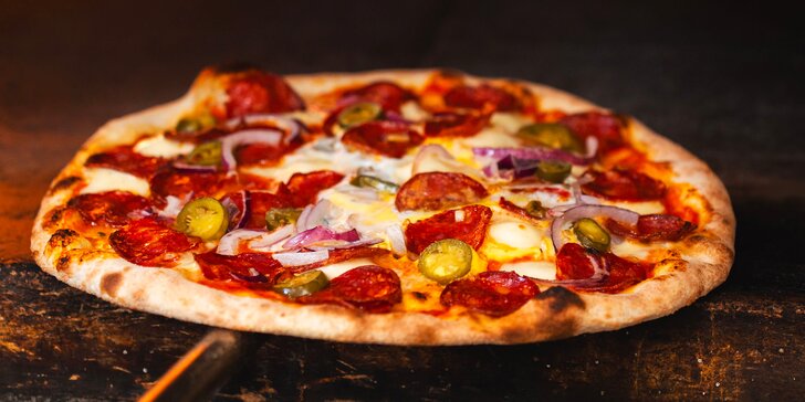 Gurmánská pizza nebo pinsa podle výběru ze 6 druhů v italské restauraci