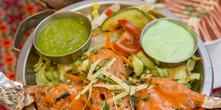 Indické tříchodové menu pro 2 osoby: tradiční polévky, kuřecí i vege speciality a zmrzlina