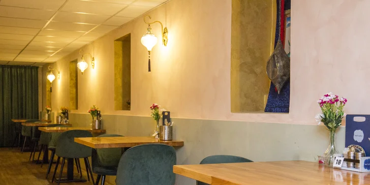 Indické tříchodové menu pro 2 osoby: tradiční polévky, kuřecí i vege speciality a zmrzlina
