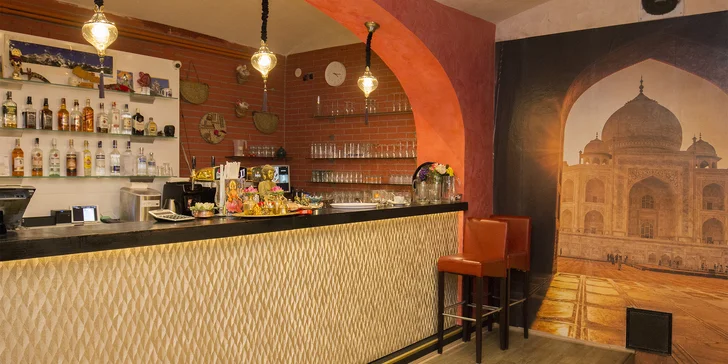 Indické tříchodové menu pro 2 osoby: tradiční polévky, kuřecí i vege speciality a zmrzlina
