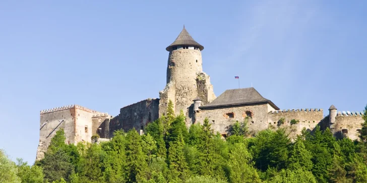Pobyt se snídaní v královské Staré Ľubovni: penzion v bývalé historické budově s vinným sklípkem