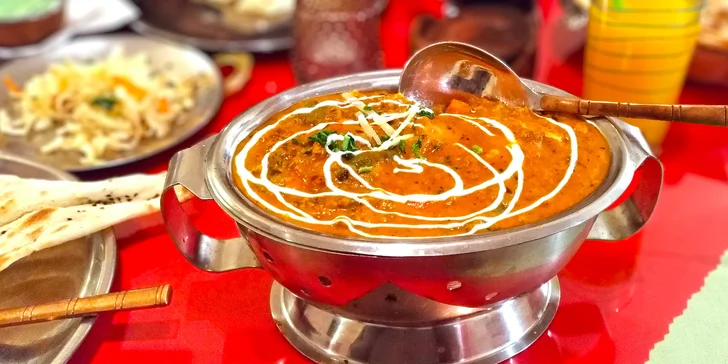 Indicko-nepálské menu dle výběru pro dva: korma, masala i butter chicken