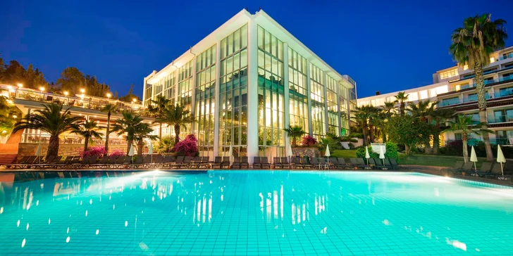 Turecko ultra all inclusive: 5* hotel Pine Bay Holiday Resort s aquaparkem včetně letetenky