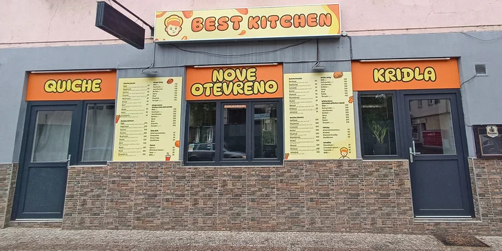 Marinovaná kuřecí křídla i s přílohou, omáčkou a nápojem pro 1 nebo 2 osoby