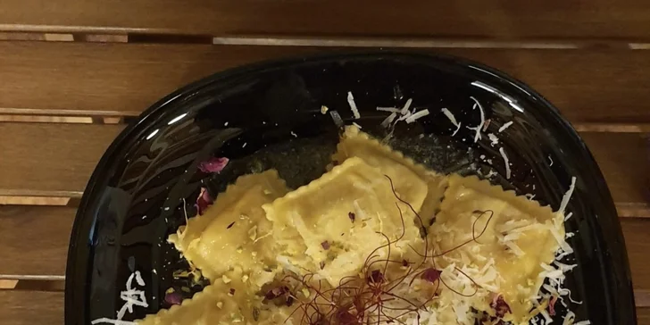 Dárkový poukaz v hodnotě 1000-1500 Kč do tratorie Le Due Torri: pasta, rizoto i saláty