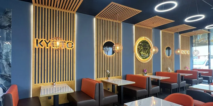 Až 72 ks pestrého sushi, minizávitky, wakame saláty i miso polévky
