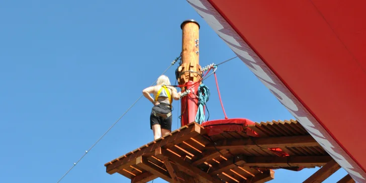Adrenalin ve vzduchu: 1-6 jízd na zipline o délce 100 m vč. kávy