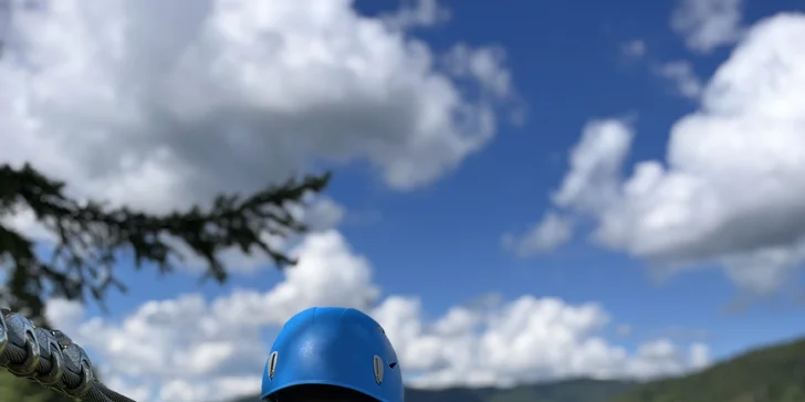 Adrenalin ve vzduchu: 1-6 jízd na zipline o délce 100 m vč. kávy