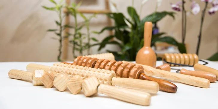 Masáž dle výběru: reiki, maderoterapie, ruční lymfatická, relaxační masáž a lifting obličeje
