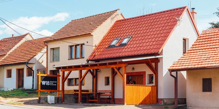 Pobyt ve vinařství ve Velkých Bílovicích i degustace vín: apartmán nebo celý penzion až pro 8 osob