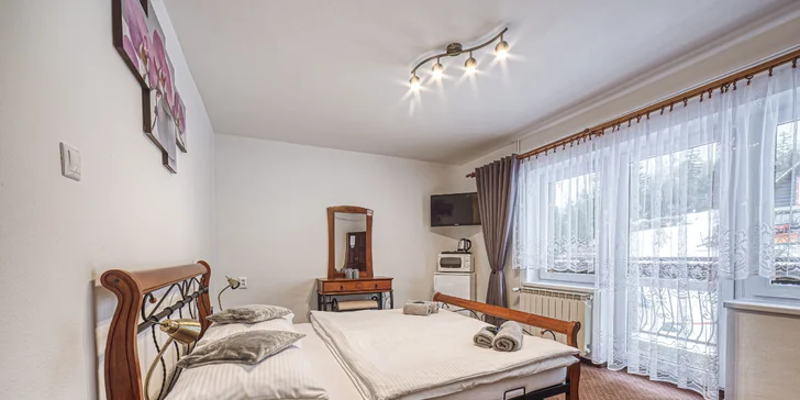 Dovolená v malebném Ždiaru: snídaně a vstup do venkovního wellness