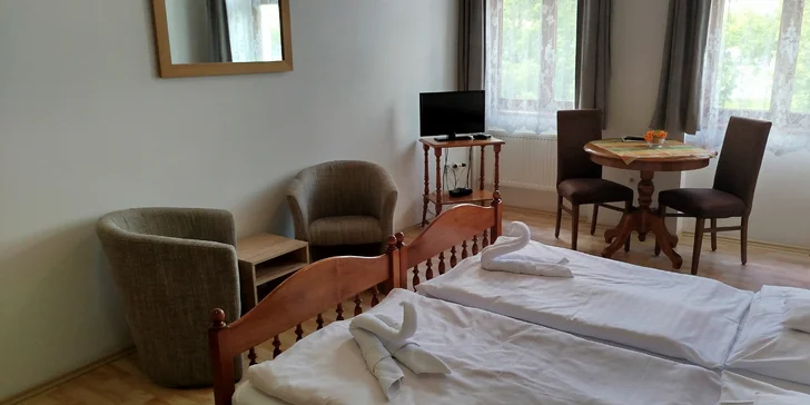 Pobyt v příjemném penzionu na náměstí v Čáslavi i se snídaní a saunou
