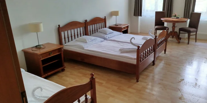 Pobyt v příjemném penzionu na náměstí v Čáslavi i se snídaní a saunou