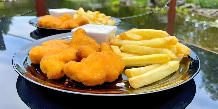 Venkovní minigolf i s kuřecími stripsy a hranolky pro děti i dospělé
