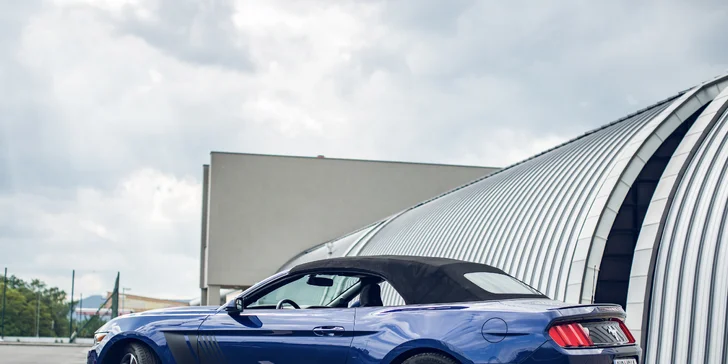 Dodge Challenger nebo Ford Mustang s pevnou střechou či cabrio: až 180 min. jízdy