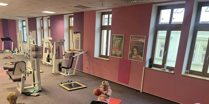 Permanentka do fitka pro ženy: stravovací a cvičební plán i skupinové lekce