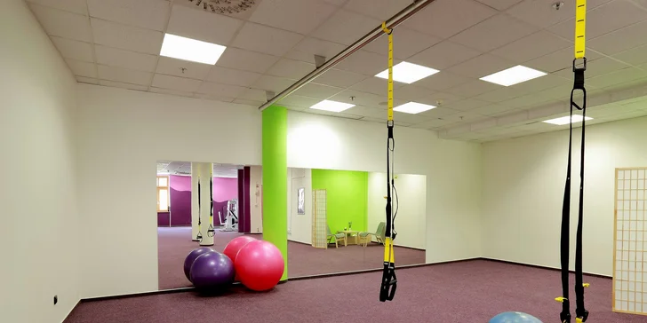 Permanentka do fitka pro ženy: stravovací a cvičební plán i skupinové lekce