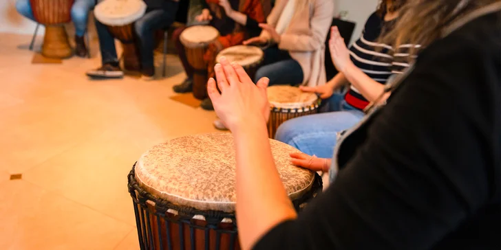 Skupinový workshop afrického bubnování na bubny djembe: 3 hodiny, vhodné pro začátečníky