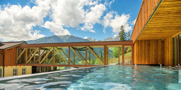 Údolí Gastein: hotel v 1000 m n. m., bohatě vybavený wellness, polopenze a půjčení kol