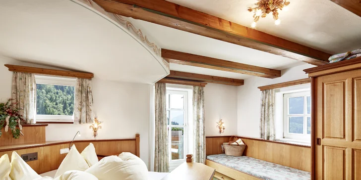 Údolí Gastein: hotel v 1000 m n. m., bohatě vybavený wellness, polopenze a půjčení kol
