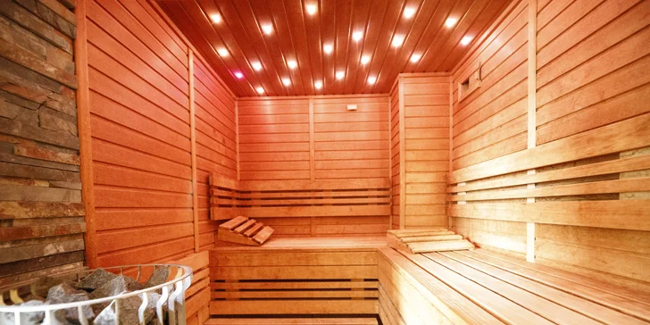 Relax v hotelu Olberg: masáž i s možností wellness či tříchodového menu pro 2 osoby