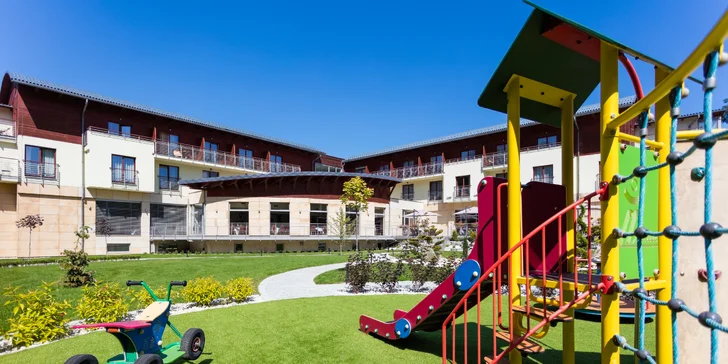 4* hotel v Ustroni s wellness a snídaní či polopenzí: sauna, bazén a vířivka, pobyt pro 2-3 osoby