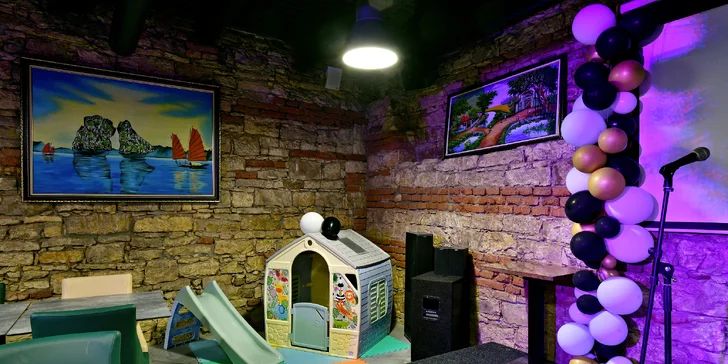 Pronájem prostor v asijské restauraci na Andělu až pro 50 osob: karaoke, plátno, dětský koutek i hry
