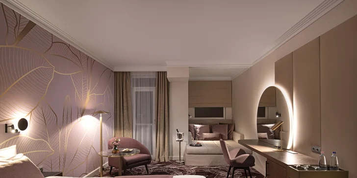 5* luxus v Sárváru: neomezený wellness a 22 bazénů, pokoj s terasou a božská gastronomie